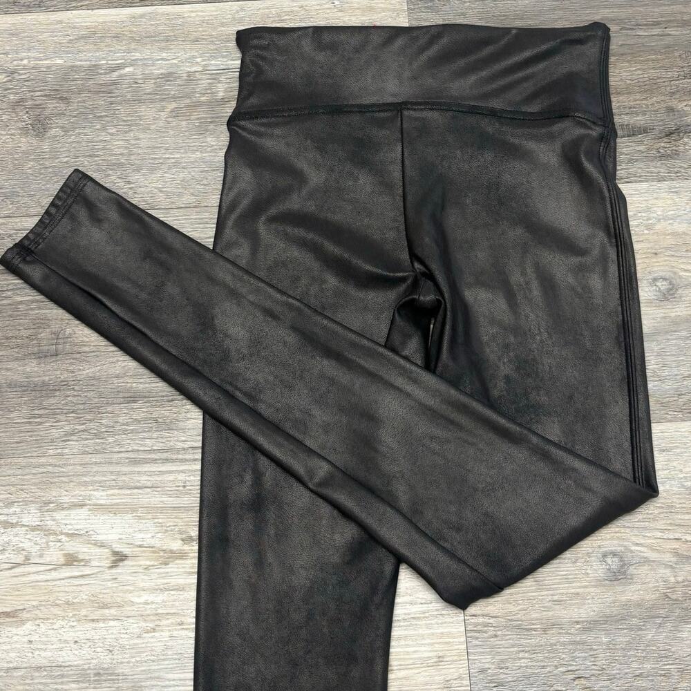 Spanx Shiny Black Womens PS Stretch Faux Leather Hem Mid Rise Yoga Gym Legging
